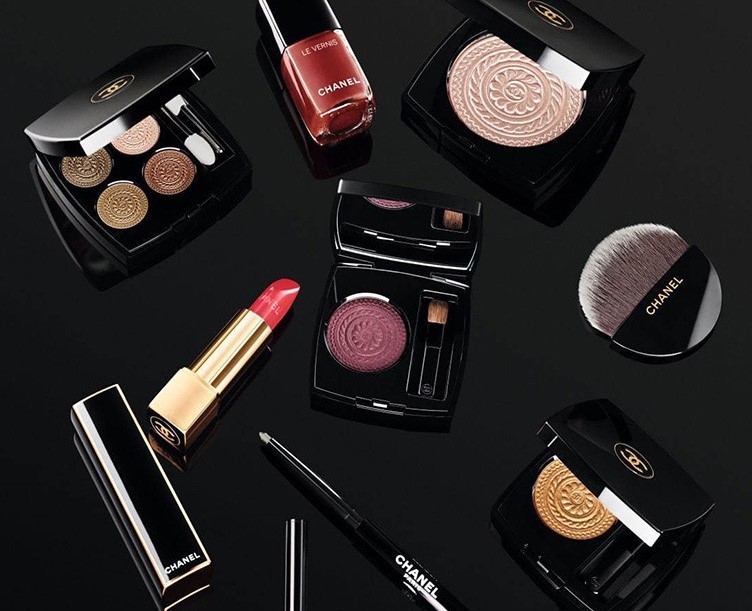 1_Chanel-Holiday-2019-Makeup-Collection